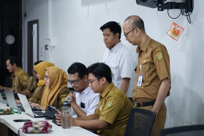 
 Perkuat SPBE, Puluhan Lurah di Banjarmasin Daftarkan TTE