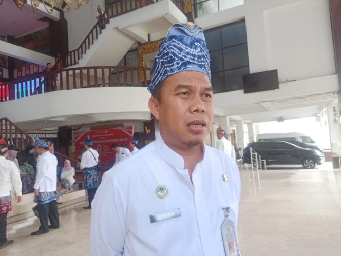 
 Perdana Penerapan Baju Adat Banjar, Masih Ada Pegawai Pemko Belum Menggunakan
