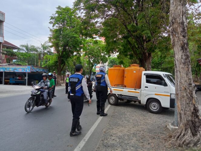 
 Angkutan Muatan Banyak Bakal Diuji Emisi Gas