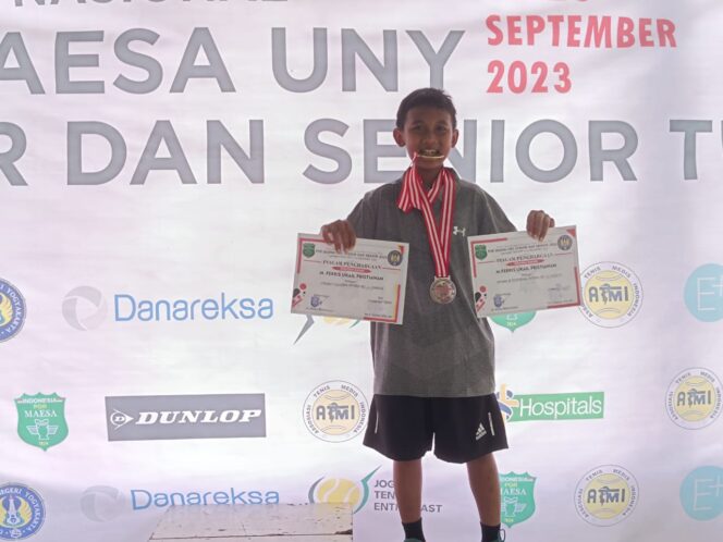 
 Atlet Tenis Junior HST Sabet 2 Medali di Kejurnas Piala Rektor UNY