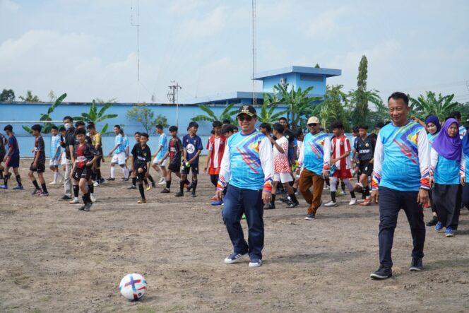 
 Kejuaraan Sepakbola Tingkat SMP Digelar, H Ibnu Sina: Ajang Pencarian Bibit Unggul