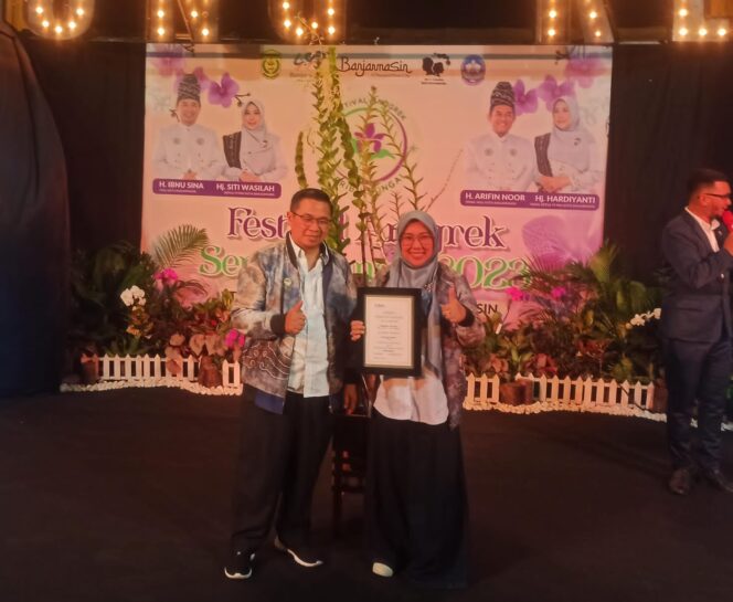 
 Kado Harjad Kota Banjarmasin Ke-497 Tahun, Anggrek Jenis Baru “Ibnu Silah” Launching