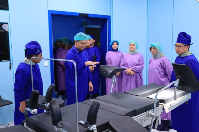 
 Di HUT ke 4 RSUD Sultan Suriansyah Dilaunching Ruangan Operasi Canggih Standar MOT