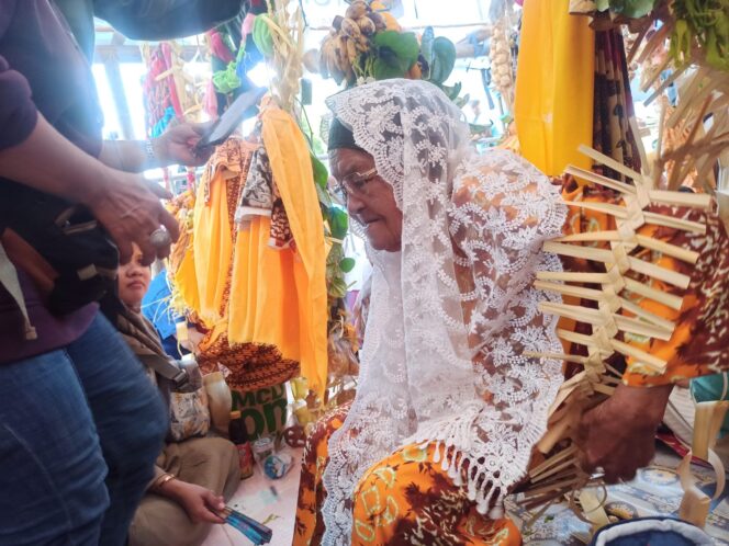 
 Peserta Baayun Maulid di Mesjid Sultan Suriansyah Mulai Dari Termuda Usia 19 Hari Hingga Tertua 96 Tahun