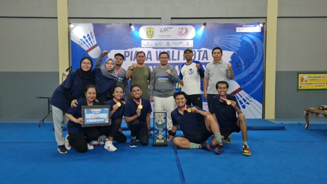 
 Wali Kota Banjarmasin Berikan Bonus kepada Tim Badminton FW Balai Kota Banjarmasin