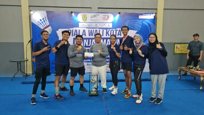 
 Piala Bergilir Walikota Cup Bulu Tangkis Kembali Dipertahankan FWB Banjarmasin