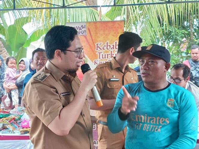 
 Pasar Murah di Hilir Banua HST, Bupati Aulia Lontarkan Pertanyaan Berhadiah ke Warga