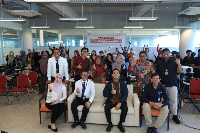 
 FWE Kalsel Goes To Campus 2023, Ratusan Anak Muda Diajak Untuk Pintar Literasi Keuangan