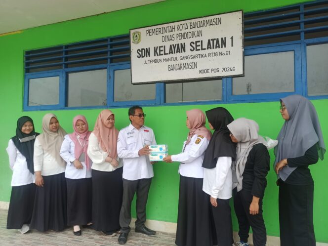 
 Disdik Banjarmasin Bagikan Masker ke Sekolah Terdampak Kabut Asap