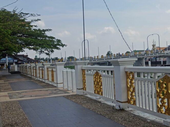 
 Rehabilitasi Pergantian Material Pagar Siring Sungai Martapura Dilakukan Bertahap