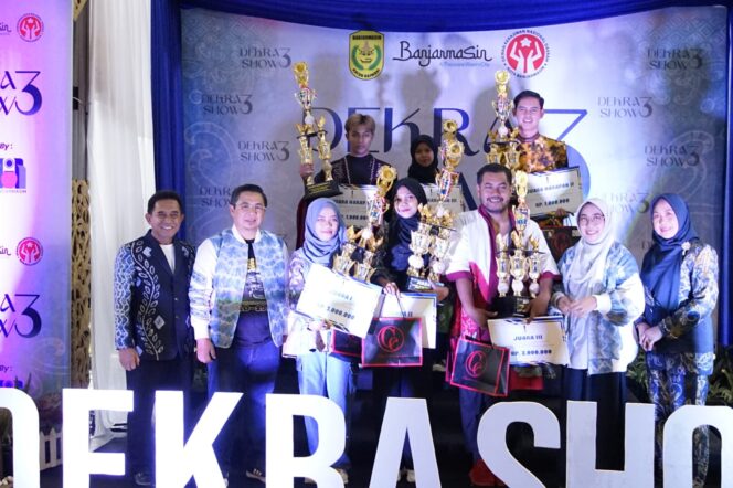 
 Dekrashow 3 Salah Satu Ajang Kurasi Desainer Sasirangan