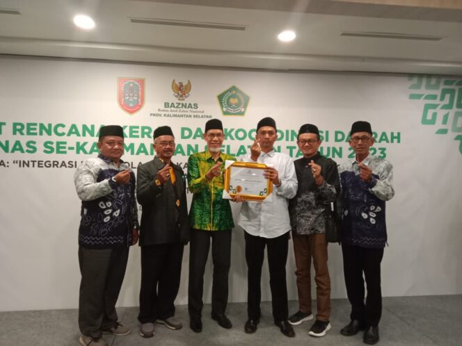 
 Jadi Terbaik se Kalsel, Bupati Apresasi Baznas HST