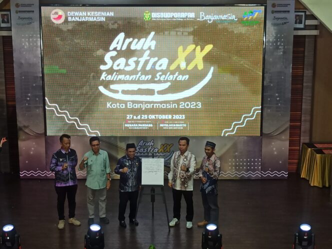 
 Ratusan Seniman Ramaikan Pergelaran Aruh Sastra 2023