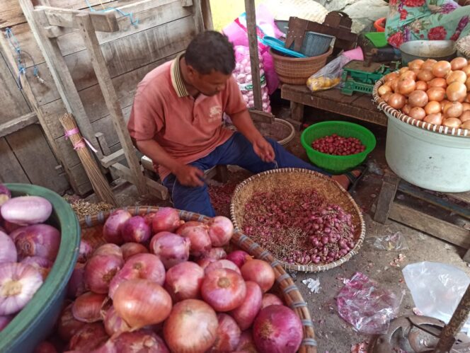 
 Bawang Merah dan Cabai Tiung Jadi Dua Komoditi Kini Harganya Meroket