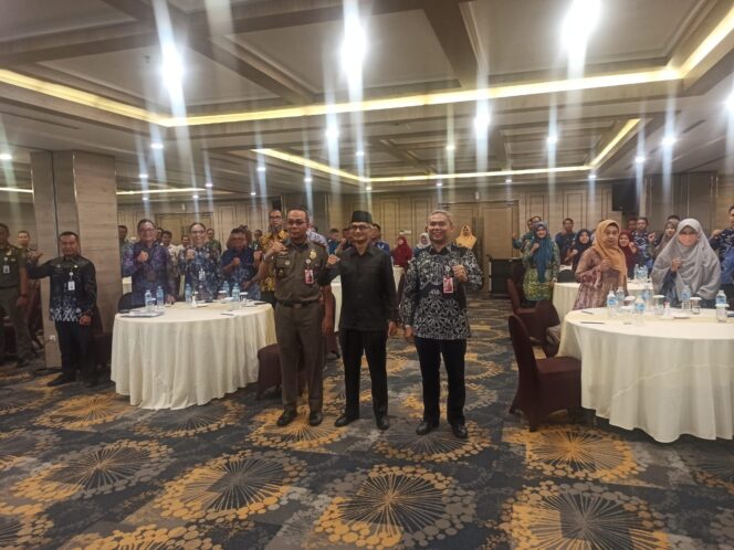 
 Dianggap Tak Memberi Efek Jera, Sanksi Pelaku Buang Sampah Disoroti