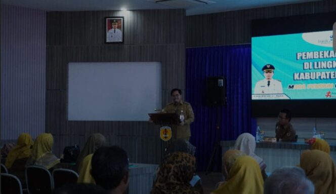 
 Jelang Purna Tugas, Ratusan PNS di HST Dapat Wejangan Bupati Aulia