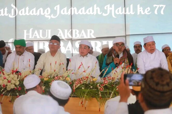 
 Ribuan Jamaah Padati Kubah Basirih, Ibnu Sina: Mudah-Mudahan Membawa Berkah