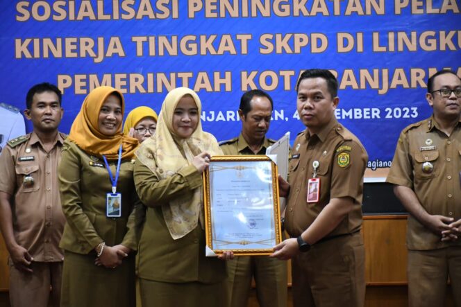 
 10 SKPD Pemko Banjarmasin Dapat Apresiasi Atas Capaian dan Laporan Kinerja Baik