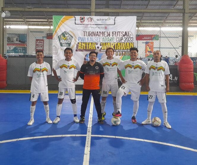 
 Tim FWB Melaju 8 Besar di Turnamen Futsal Antar Desk PWI Kalsel Adaro 2023