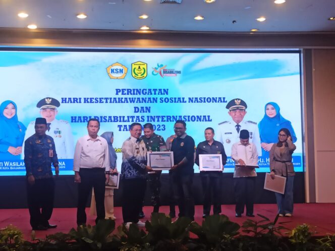 
 Terima Penghargaan Apresiasi, Ini Sejumlah Program Prestasi Kaki Kota Banjarmasin Wujudkan Kota Inklusi