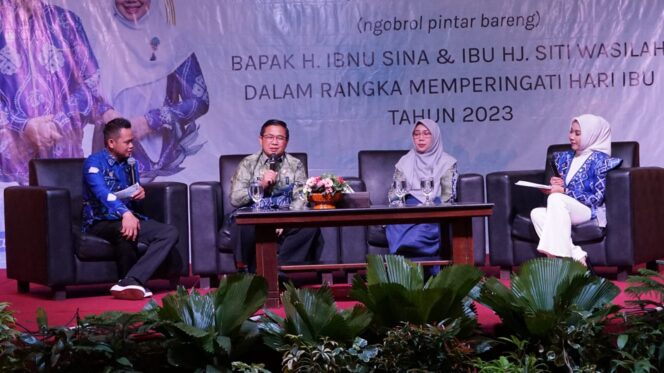 
 Wali Kota Banjarmasin Ngopi Bareng Bersama Ibu Guru