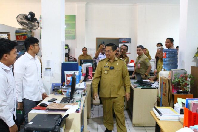 
 Pantau Upaya Kebersihan Serta Kelestarian Banjarmasin, Wali Kota Kunjungi Dinas Lingkungan Hidup