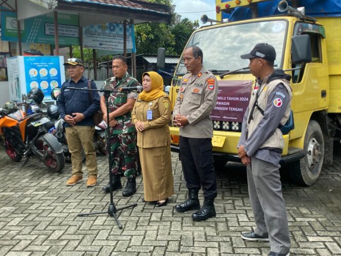 
 Logistik Pemilu 2024 Tiba di Kecamatan Banjarmasin Tengah, Lanjut Pendistribusian ke 12 Kelurahan