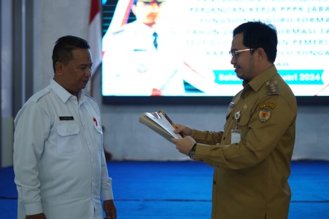 
 Hore! Ratusan PPPK Guru Diperpanjang di HST, 2 Orang Tidak