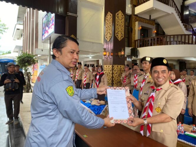 
 Ketua Kwarcab Banjarmasin Lantik Kepengurusan Marching Band Gita Patria Pramuka Masa Bakti 2024-2026
