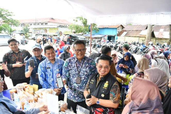 
 Banjarmasin Kembali Gelar Pasar Murah, H Ibnu Sina Sebut Tidak Akan Kekurangan Bahan Pokok