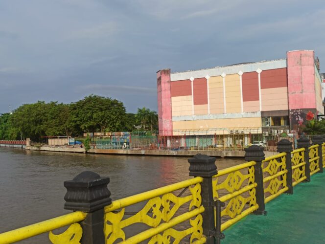 
 Area Bermain Eks Mitra Plaza Banjarmasin Dibongkar, Ini Alasannya