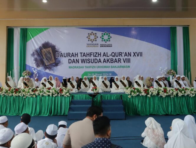 
 Ibnu Sina Tutup Daurah Tahfizh Al-Qur’an dan Wisuda Akbar