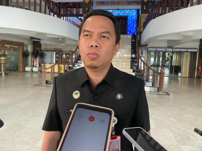 
 Masyarakat Diresahkan Tiga Pria Dewasa Ketuk Pintu Minta Uang, Sekda : Kita Giatkan Kembali Pengawasan di Tingkat RT