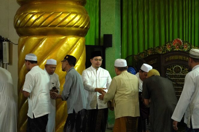 
 10 Malam Akhir Ramadan, Jajaran Pemkab HST Laksanakan Salat Malam