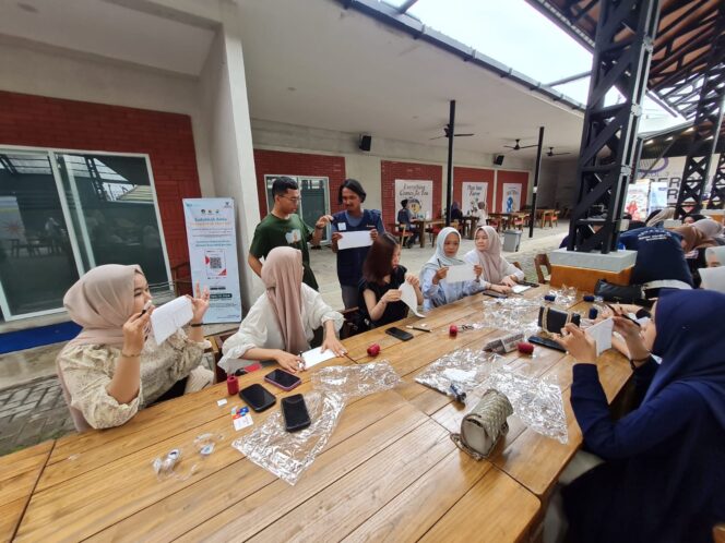 
 Pertamina Banjarmasin Buka Kelas Pelatihan Pembuatan Kain Sasirangan Bersama Penyandang Disabilitas