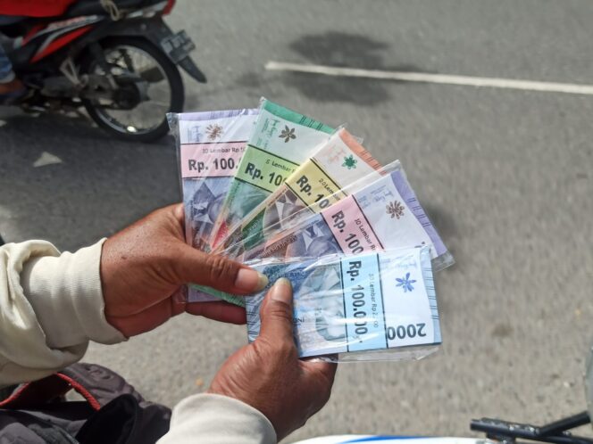 
 Mendekati Lebaran, Jasa Penukaran Uang Baru di Banjarmasin Laris Manis