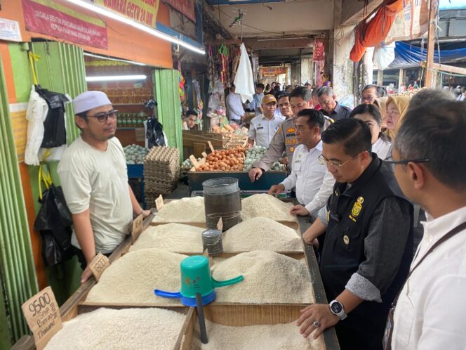
 Harga Kebutuhan Pokok Jelang Lebaran Relatif Stabil