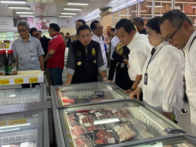 
 Warga Banjarmasin Mulai Banyak Beralih Konsumsi Daging Sapi Beku