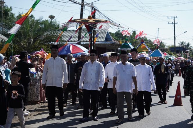 
 Bupati HST Hadiri Tradisi Batumbang Apam
