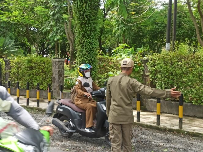 
 Keluyuran Saat Jam Kerja, Belasan ASN Pemko Banjarmasin Terjaring Razia