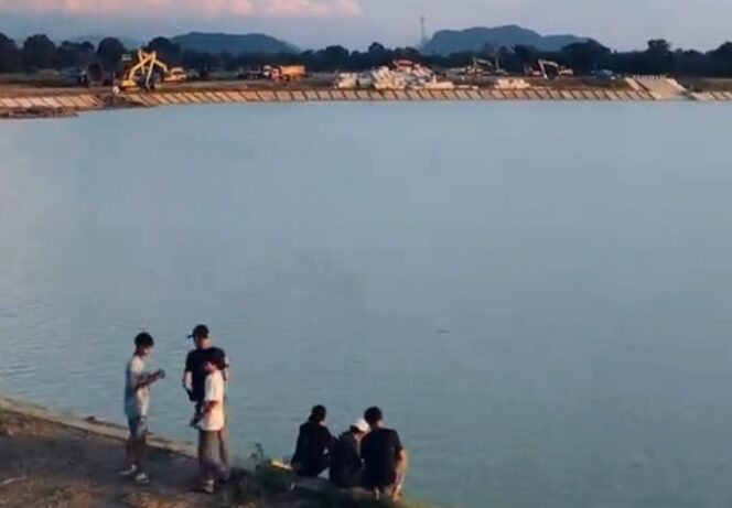 
 Sunset di Kolam Regulasi HST, Masyarakat Bebas Keluar-Masuk Proyek Belum Rampung