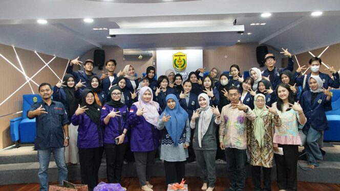 
 Maksimalkan Pengetahuan dan Pengembangan Diri, Mahasiswa FISIP Uniska Sambangi Diskominfotik Banjarmasin