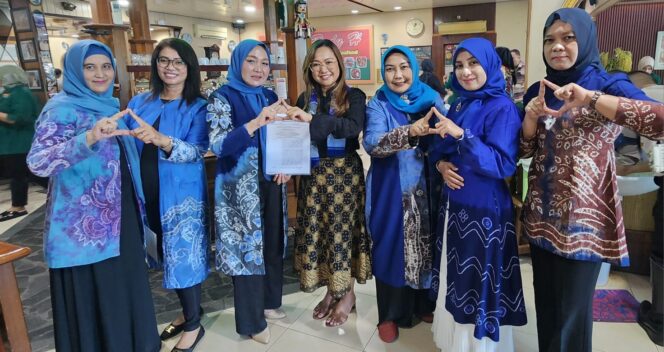 
 Sah! Perempuan Demokrat Republik Indonesia (PDRI) Kalsel Kantongi SK dari Pengurus Pusat