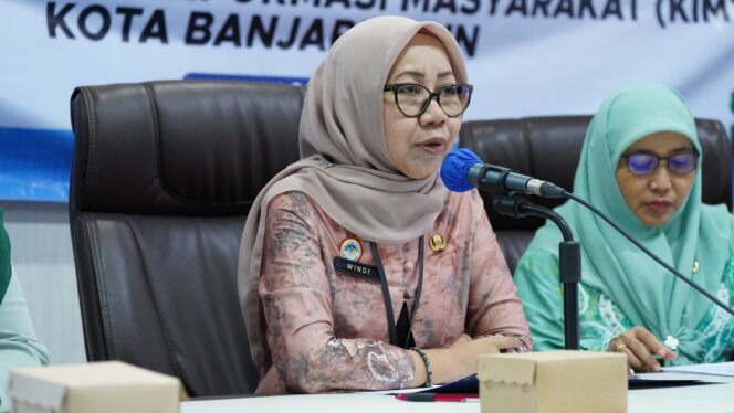 
 Wali Kota dan Humas Pemko Banjarmasin Terbaik Versi KPK