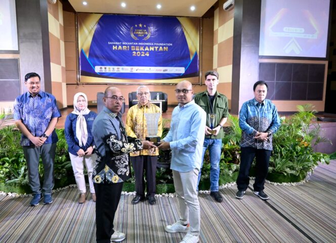 
 Peduli Satwa Langka, Pertamina Banjarmasin Raih Penghargaan Bekantan Award 2024