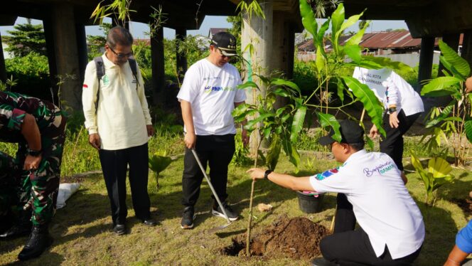 
 Penanaman 1.200 Bibit Pohon Endemik Ramaikan Puncak Peringatan Hari Lingkungan Hidup Sedunia di Banjarmasin