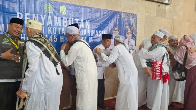 
 Ratusan Jamaah Haji Kloter Pertama Tiba di Banjarmasin