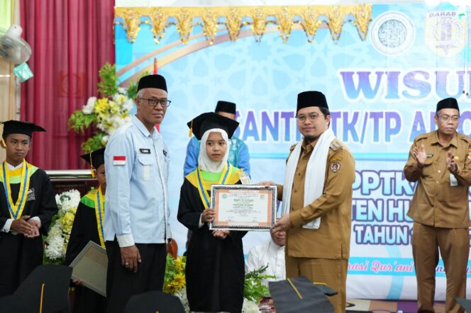 
 Wisuda 280 Santri TK-TPA Alquran BKPRMI di Pandawan HST, Bupati Aulia: Awal Pembentukan Generasi Islami