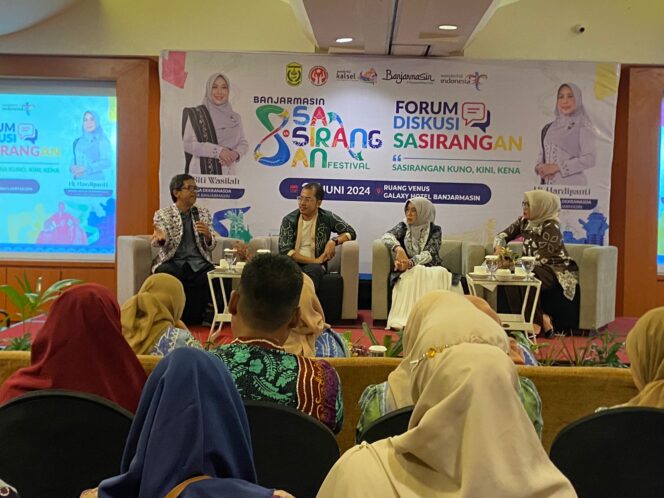 
 Banyak Dikeluhkan Pengrajin, Forum Diskusi Sasirangan Bahas Soal Standarisasi Harga Kain Sasirangan