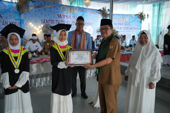 
 Wisuda ke 36 TK-TPA Quran di 3 Kecamatan HST, Wabup Mansyah Pinta Kerja Sama
